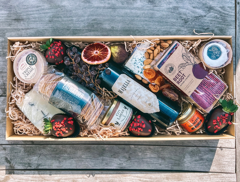 A Little bit Of This & A Little Bit Of That Hamper Box